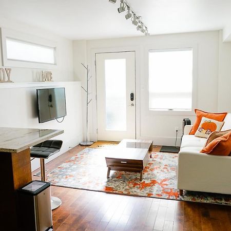 Studio On Capri YYC Екстериор снимка