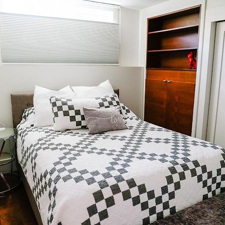 Studio On Capri YYC Екстериор снимка